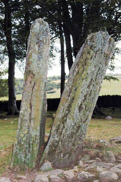 Cleft Stones